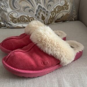 UGG Girl’s Fuchsia Slippers with Plush Cream Lining
